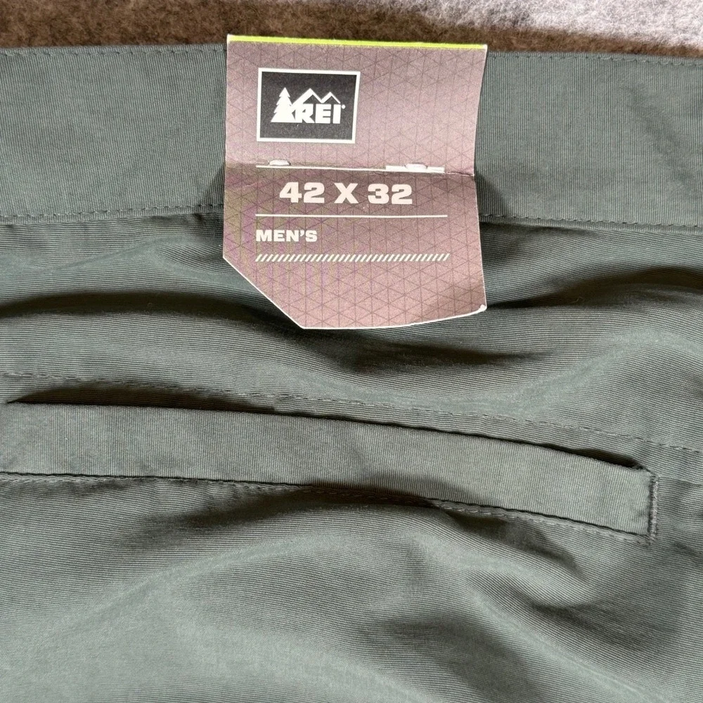 REI Men's  Pants 42x31 Dark Olive Green Nylon Travel Hiking‎ NWT
